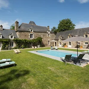 Manoir Du Vau D Arz Et D Hotes Avec Piscine , Malansac France